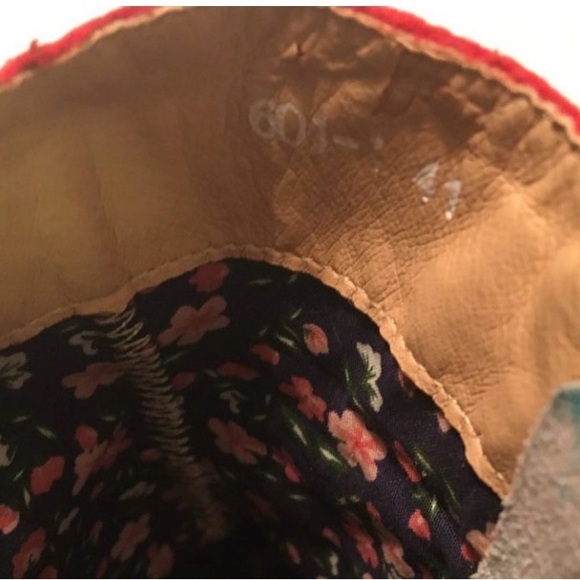 Vibrant Vintage Patchwork Ankle Boots, super cute! Not sold in stores - Picture 9 of 12